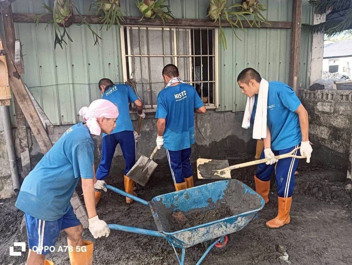 水災重創光復陳顥以家淤泥高160公分　邱鑫送的珍藏紀念手套也被埋掉