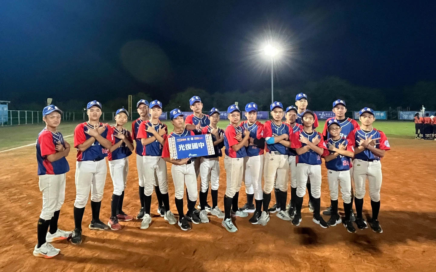 洪災沖毀場地澆不熄愛棒球的心　光復國中教練：心態更重要