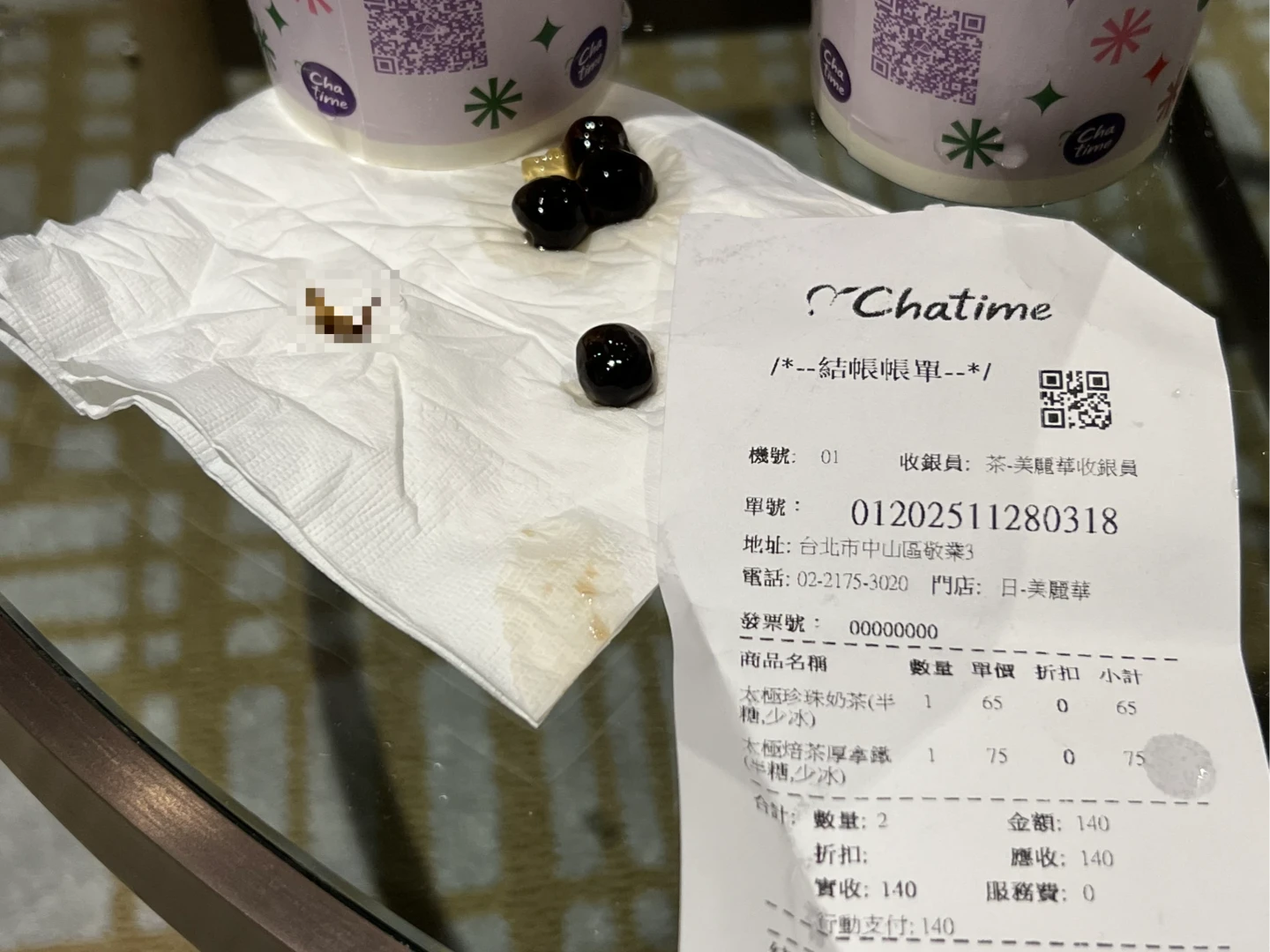 逛百貨公司「喝到了一隻完整的蟑螂」　日出茶太：門市已消毒！退款及補償消費者