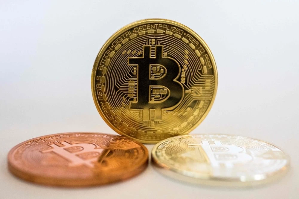 比特幣摔6%、以太幣崩7%　拖累美股期貨跳水、科技股重災