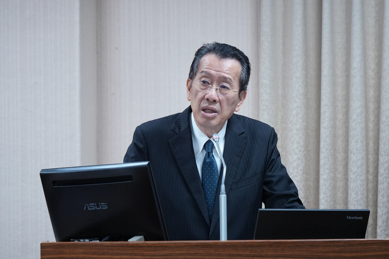 身高≦144免役！遭質疑「侏儒症也要當兵」　顧立雄：內政部律定是否服替代役