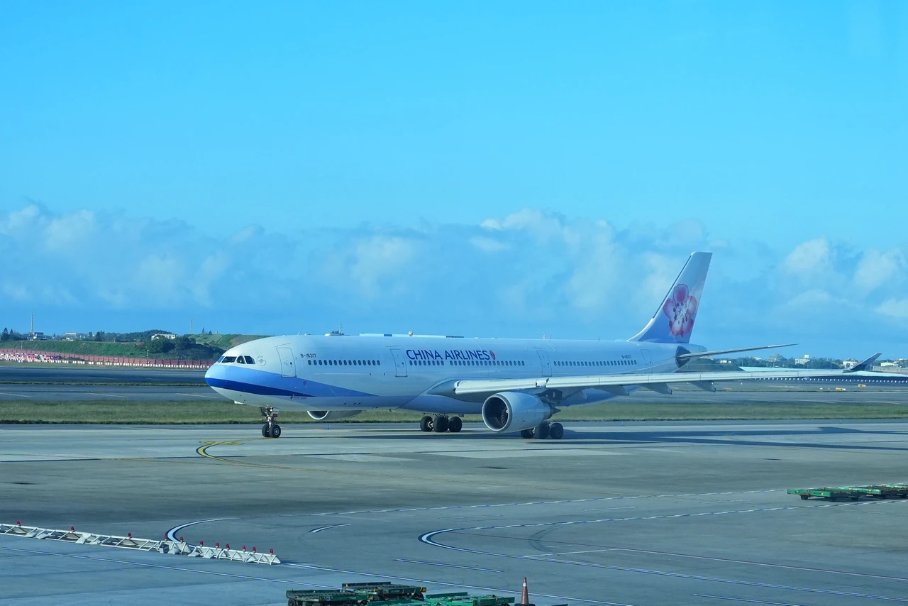 華航飛維也納航班「胎皮剝落」　急返航桃機！旅客機警發現異常