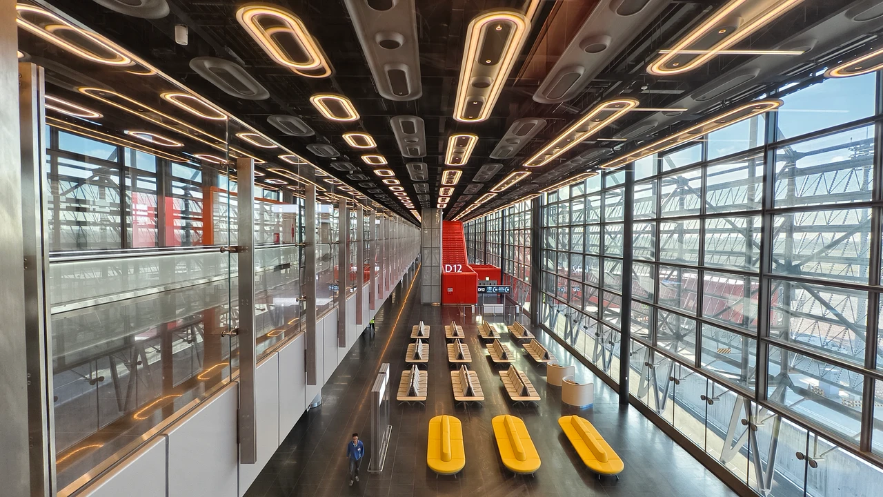 借鏡試營運經驗優化主航廈　陳世凱宣布桃機第三航廈北廊廳12/25正式啟用