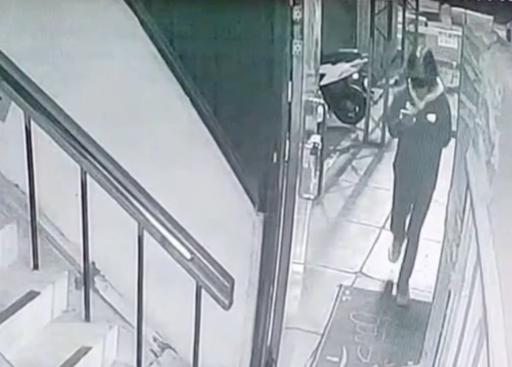 有片｜男潛北市商辦大樓偷拍女童如廁！母驚見他檢視影片怒報案　逾10人受害