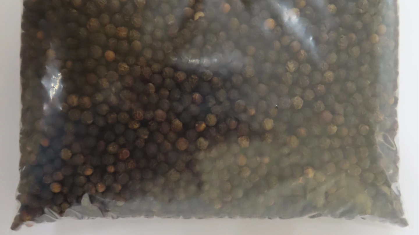 邊境攔截｜小磨坊黑胡椒粒、味好美羅勒葉農藥超標　共退運銷毀逾20公噸