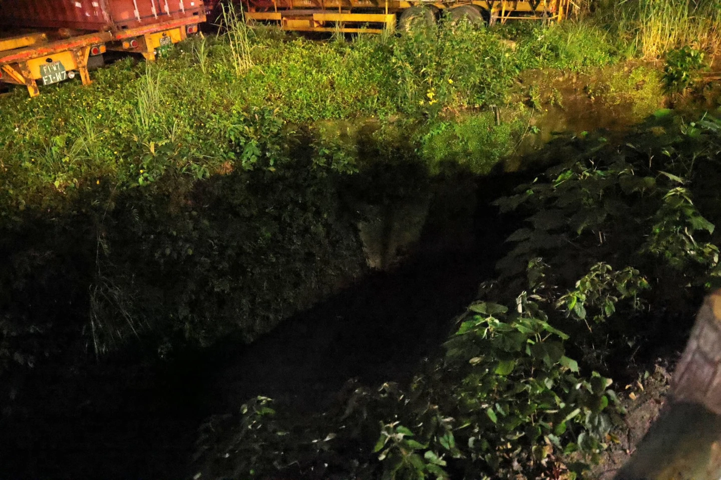 基隆河油污案追真相！禍首直指「國光客運偷排廢水」　涉嫌重大遭勒令停工