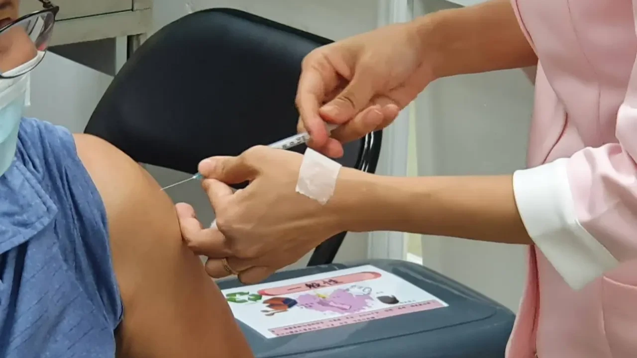 疫情再升溫！流感、新冠奪命近千人　台南公費流感疫苗僅剩1.9萬劑