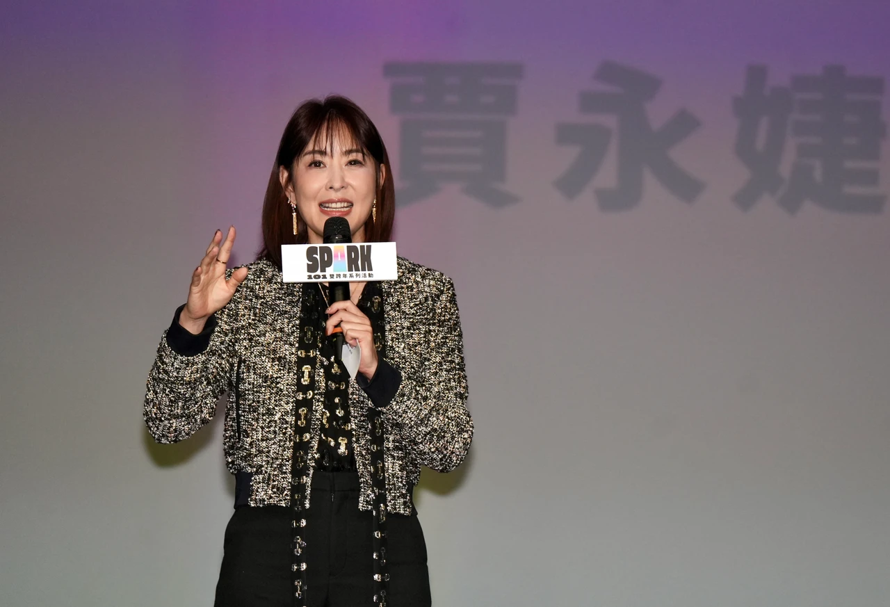 小S跨年「邊哭邊錄」獻聲挺賈董！不忘幽默喊：煙火有煙叫立院質詢妳