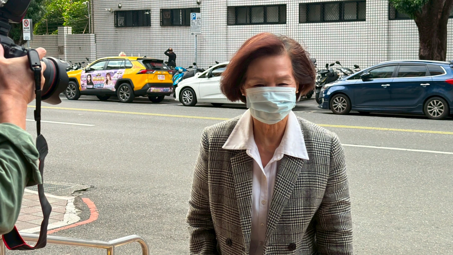 林姿妙現身！涉圖利地主、洗錢3250萬不明財產遭重判　口罩遮半臉出庭