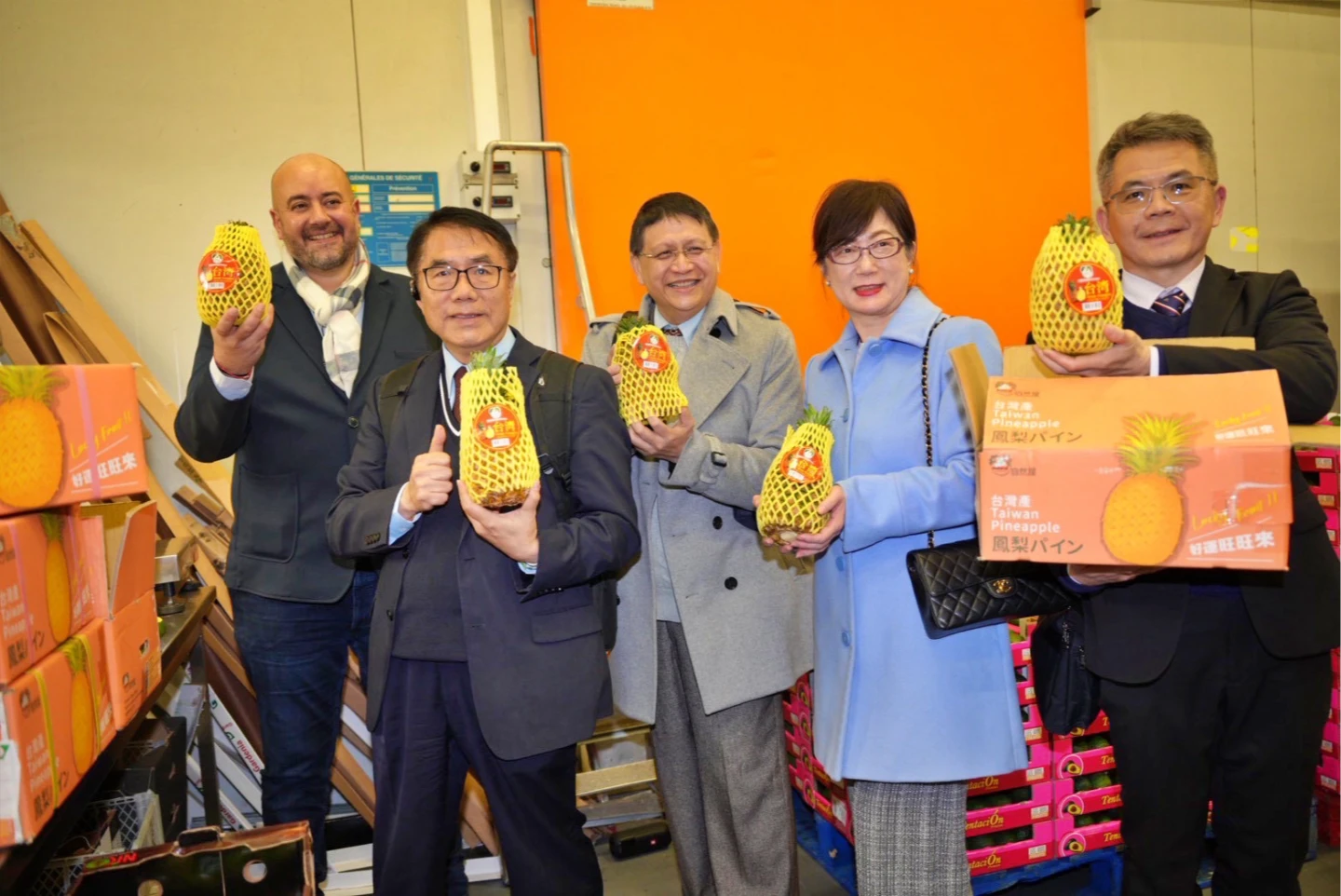 台南農產「賣」向歐洲！黃偉哲率團拓路　鳳梨、芭樂首度敲開法國大門