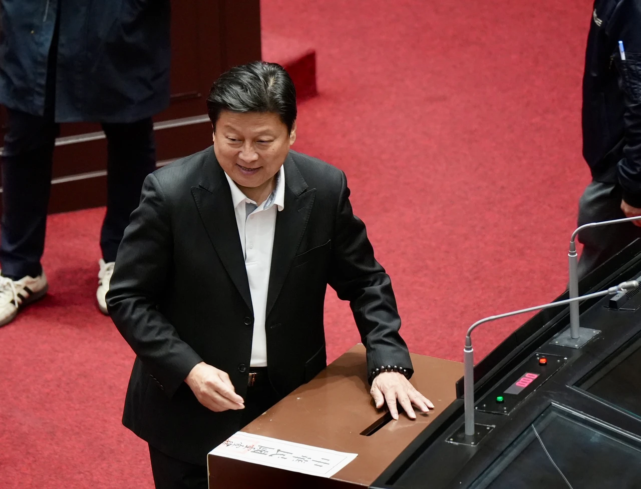 傅崐萁駁斥查連署「反自肥法案」助理　「查水表千萬不能做」