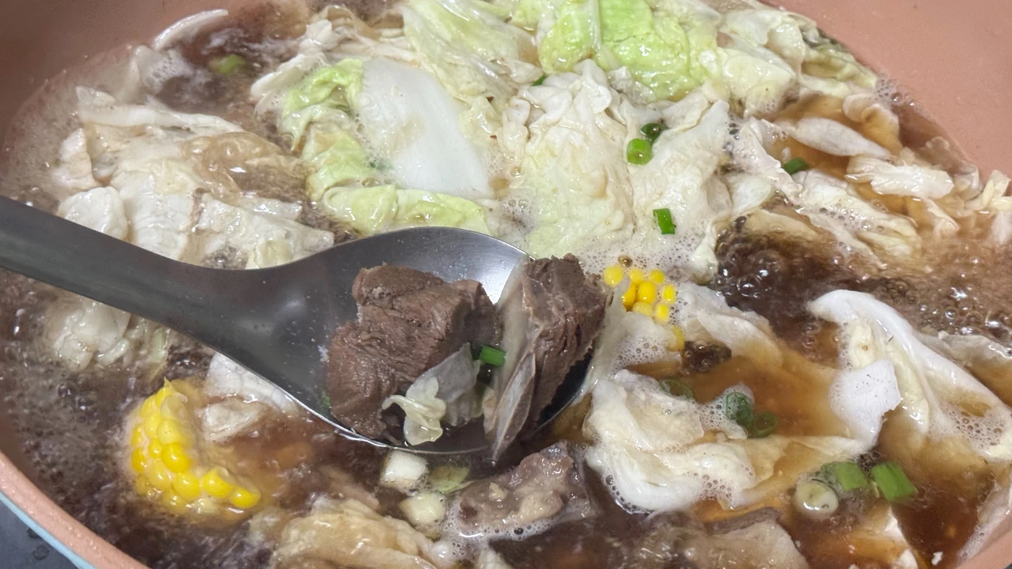 冬令進補要注意！壯男吃羊肉爐狂奔廁所10多次　竟是「這部位」發炎惹禍