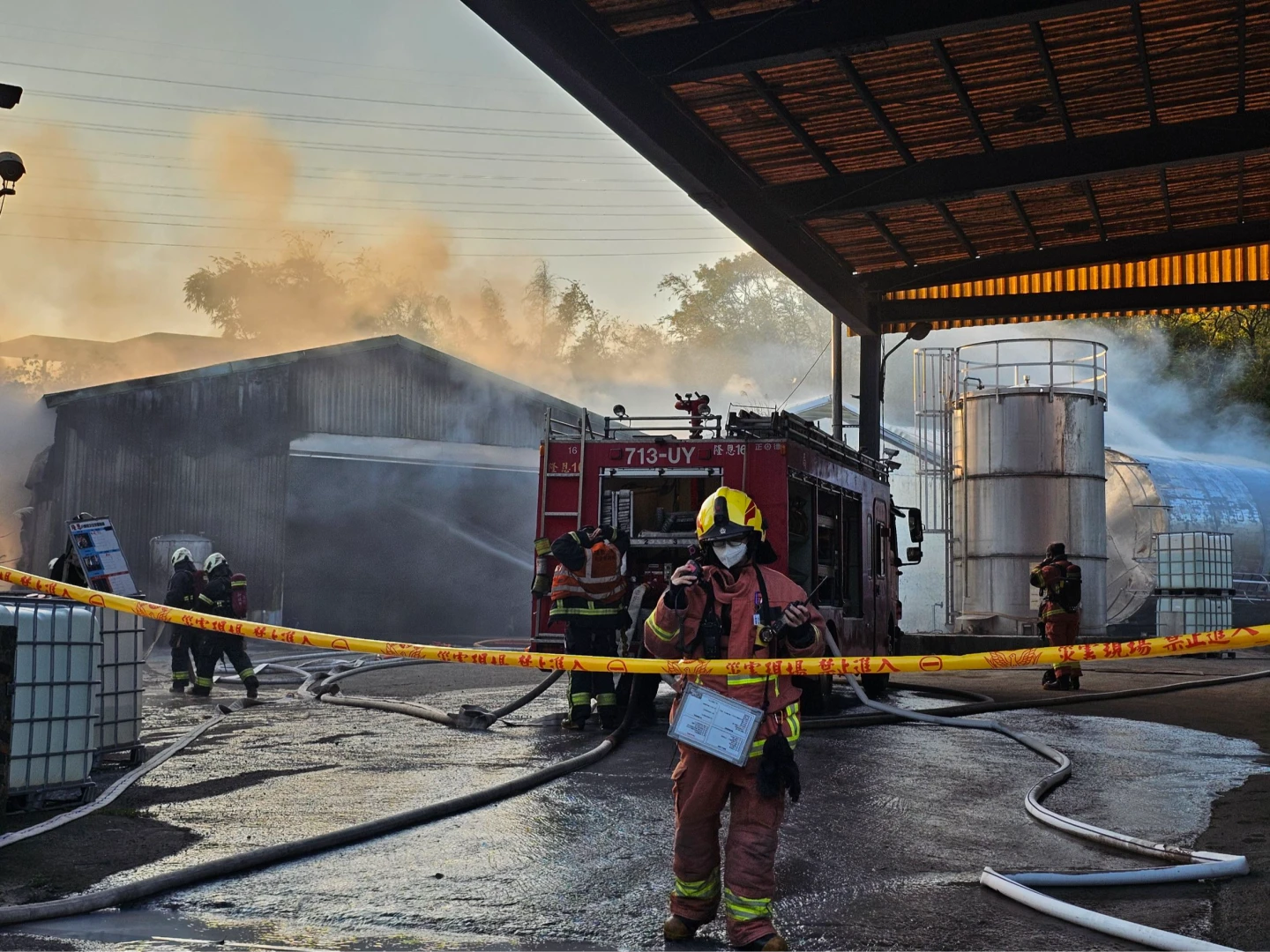 救援片｜三峽化學工廠大火！濃煙竄天際　環保局籲：三峽、大溪區民快關窗