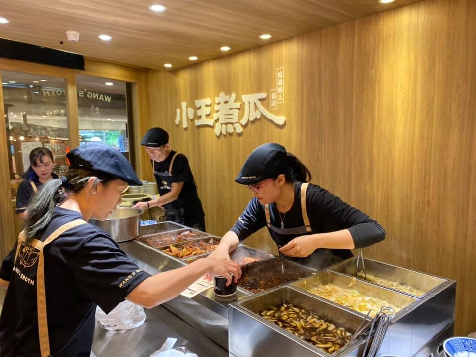 必比登「小王煮瓜」魯肉飯漲至70元　隔壁阿義也跟進！研發雞肉飯、老母雞湯