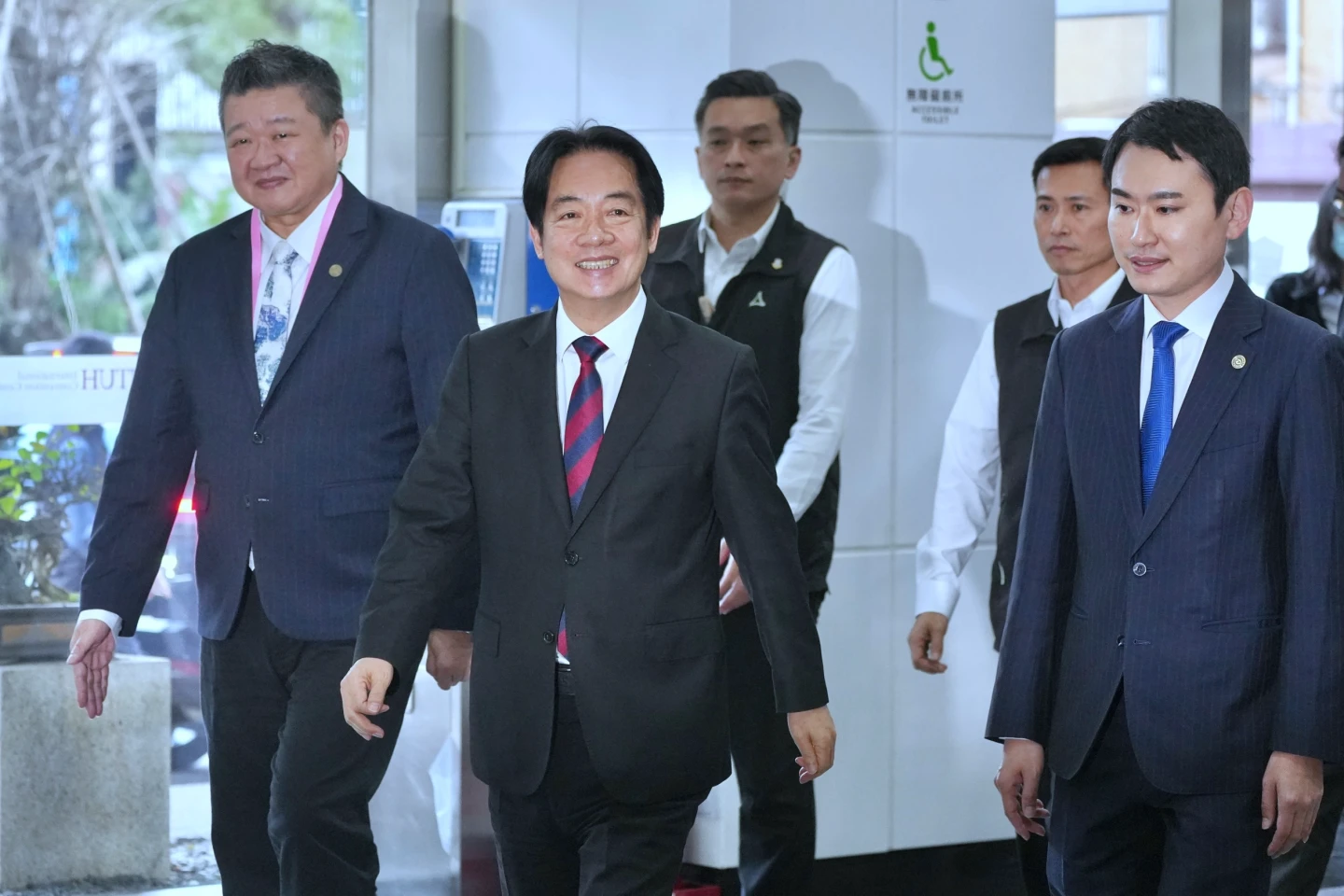 賴清德出席青年局會員大會　偷酸馬英九633攏成空