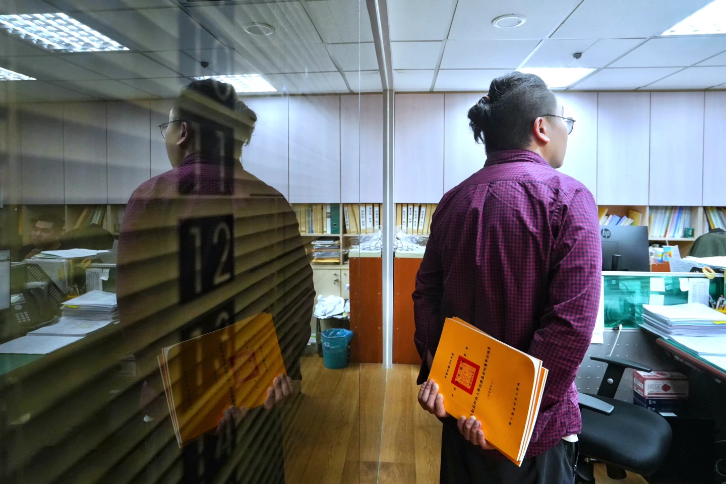 內幕｜黃國昌才喊不挺「助理費除罪化」　白助理秒曝黨團下令禁連署　