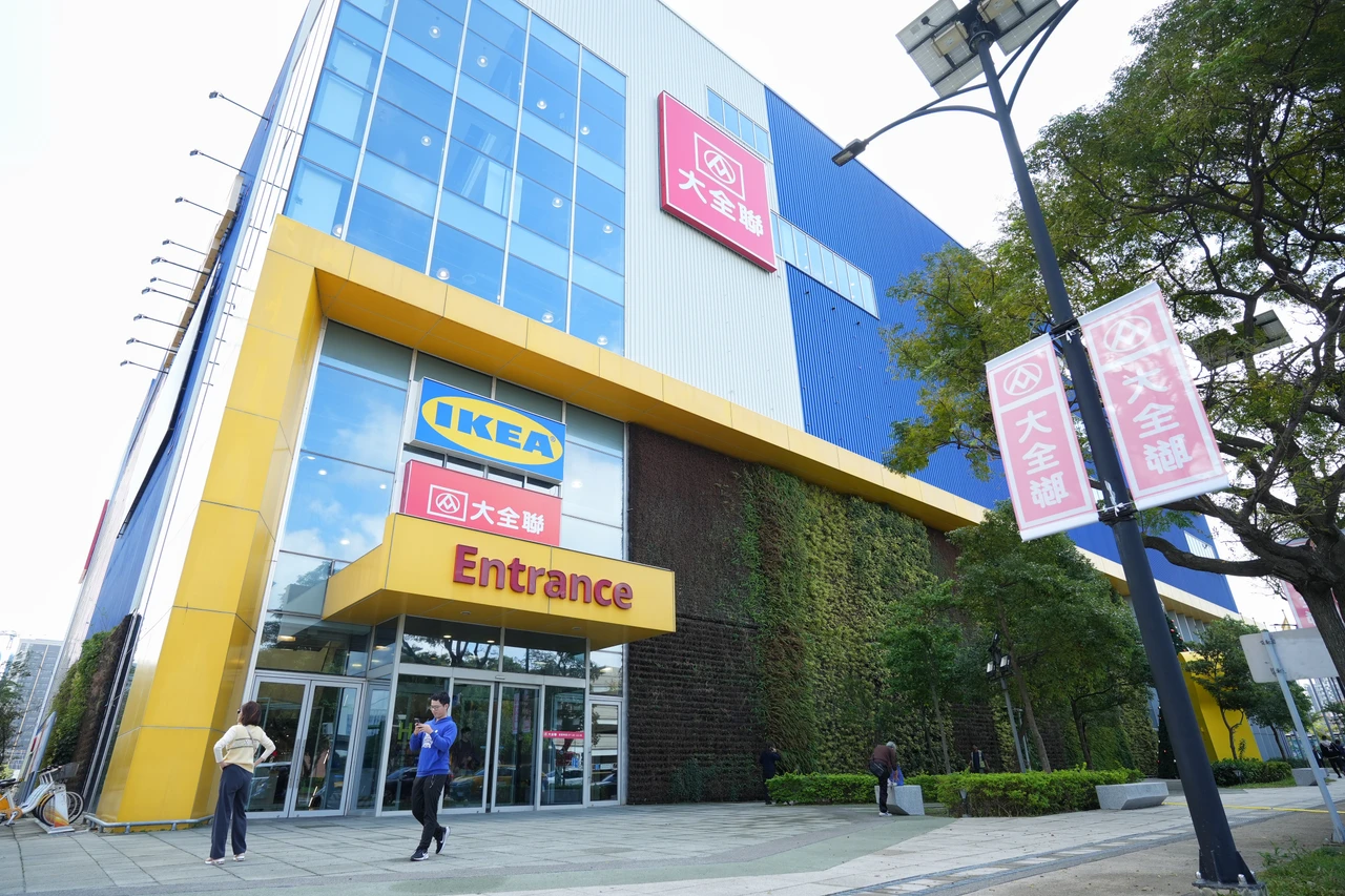 量販生意腰斬！大全聯開新店　吸年輕新血「制服全面換新貴1倍」