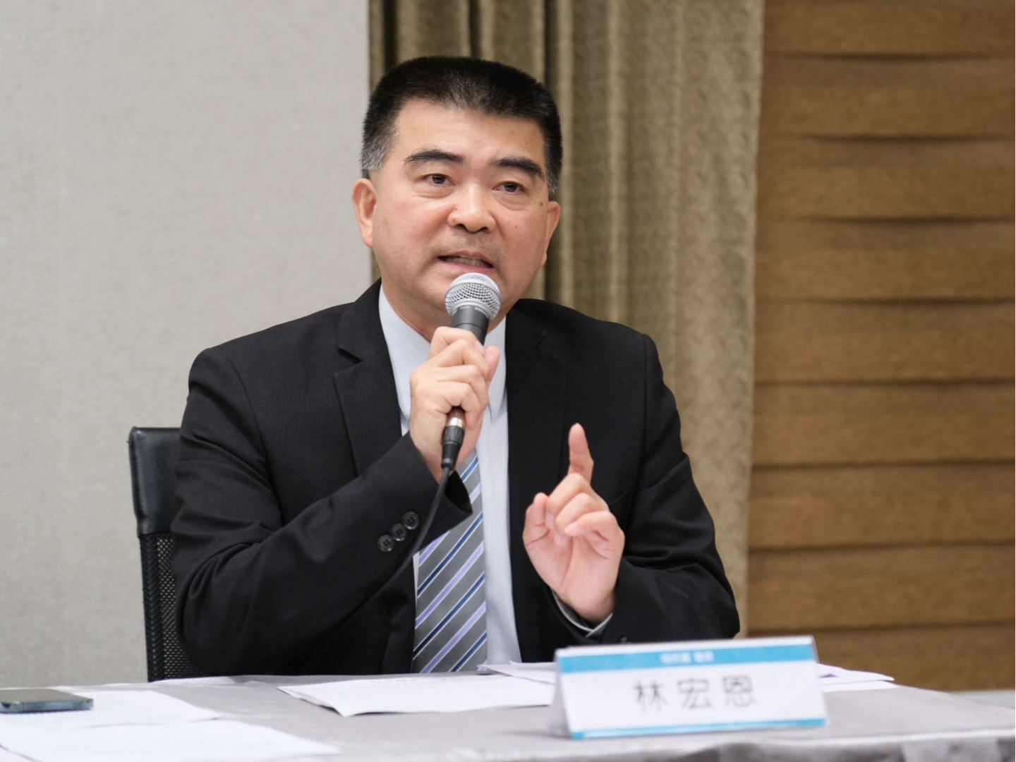 堂表親戚過世不准奔喪！內政部擬修法　限縮縣市長赴陸親等「保護人身安全」