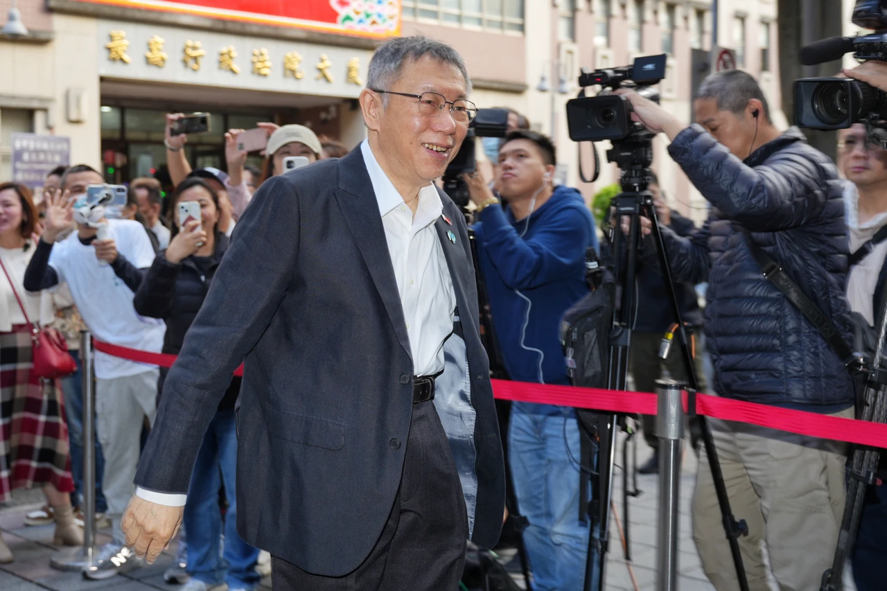 柯文哲不滿法庭公播「做半套」！抱怨乾脆戴面具出庭　法官：不可以