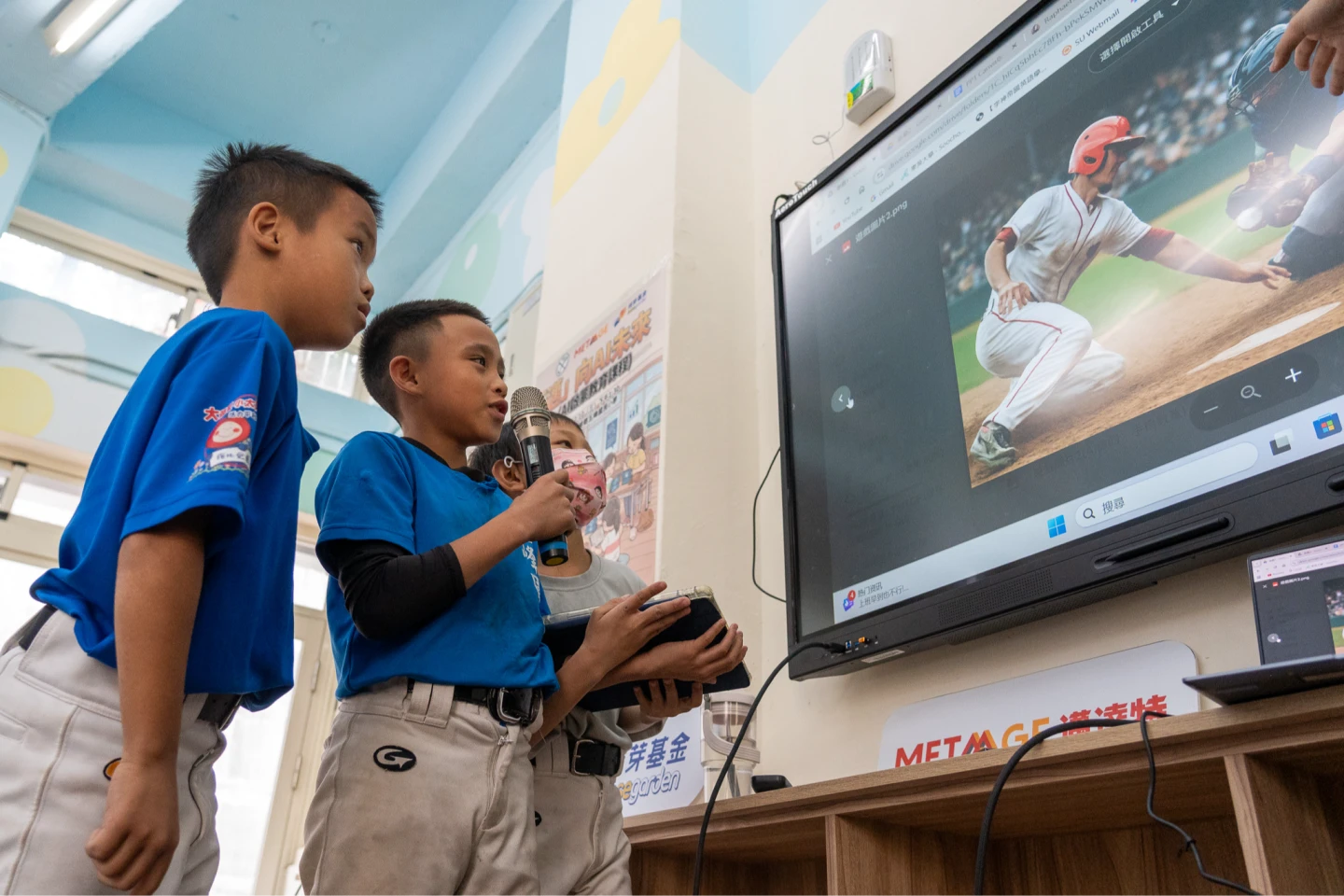 棒球｜球芽攜手邁達特推動棒球隊AI教育　捐64台二手筆電到到9偏鄉學校