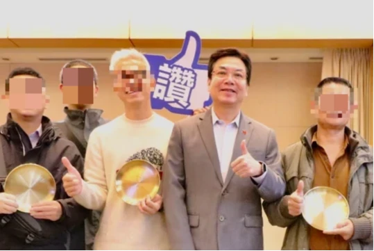 茶聚加盟主涉虐狗！竟曾獲「模範飼主」 新北動保處急撤頭銜　