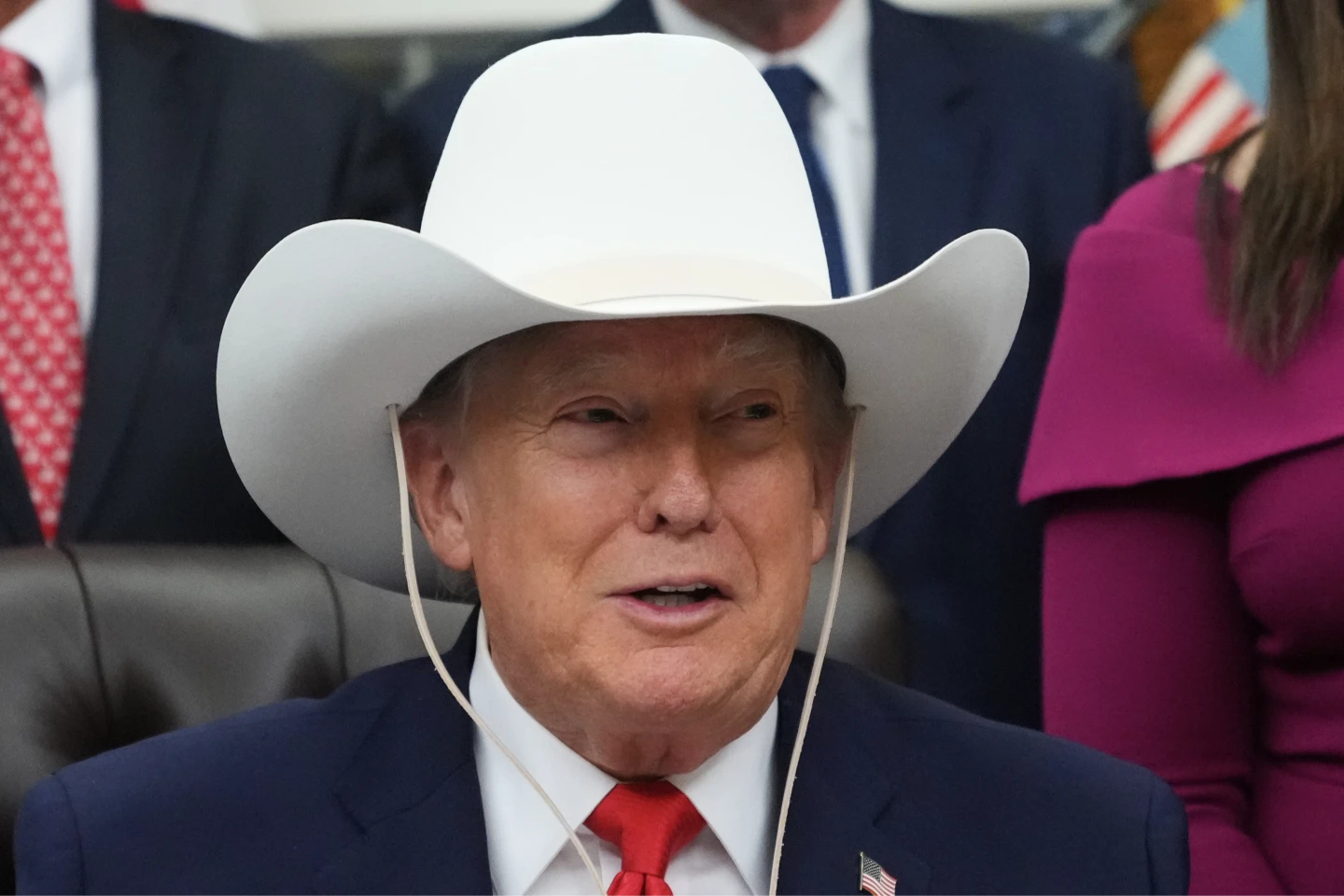 川普屬意華許或哈塞特執掌Fed　稱下任主席在利率政策「應聽我意見」