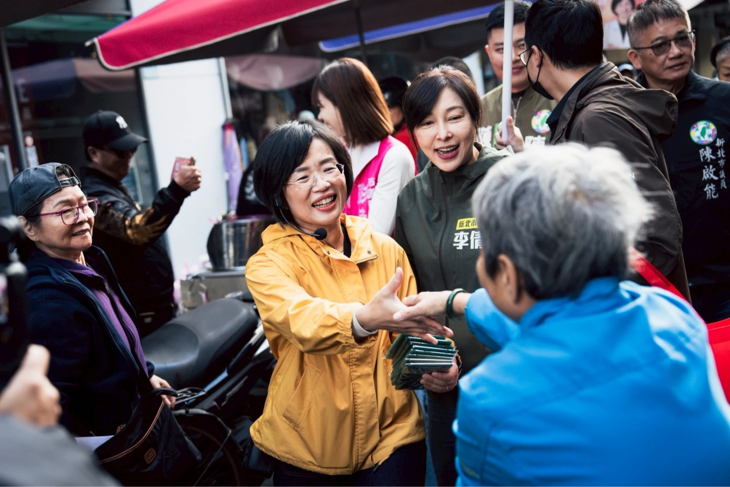 帶小雞掃街！蘇巧慧冷回藍白合　「面試官是逾400萬新北市民」