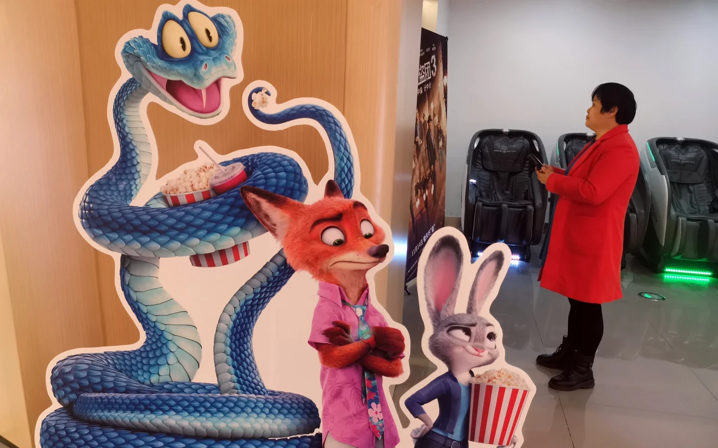 《動物方城市2》在中國大賣　年輕人瘋養同款小藍蛇