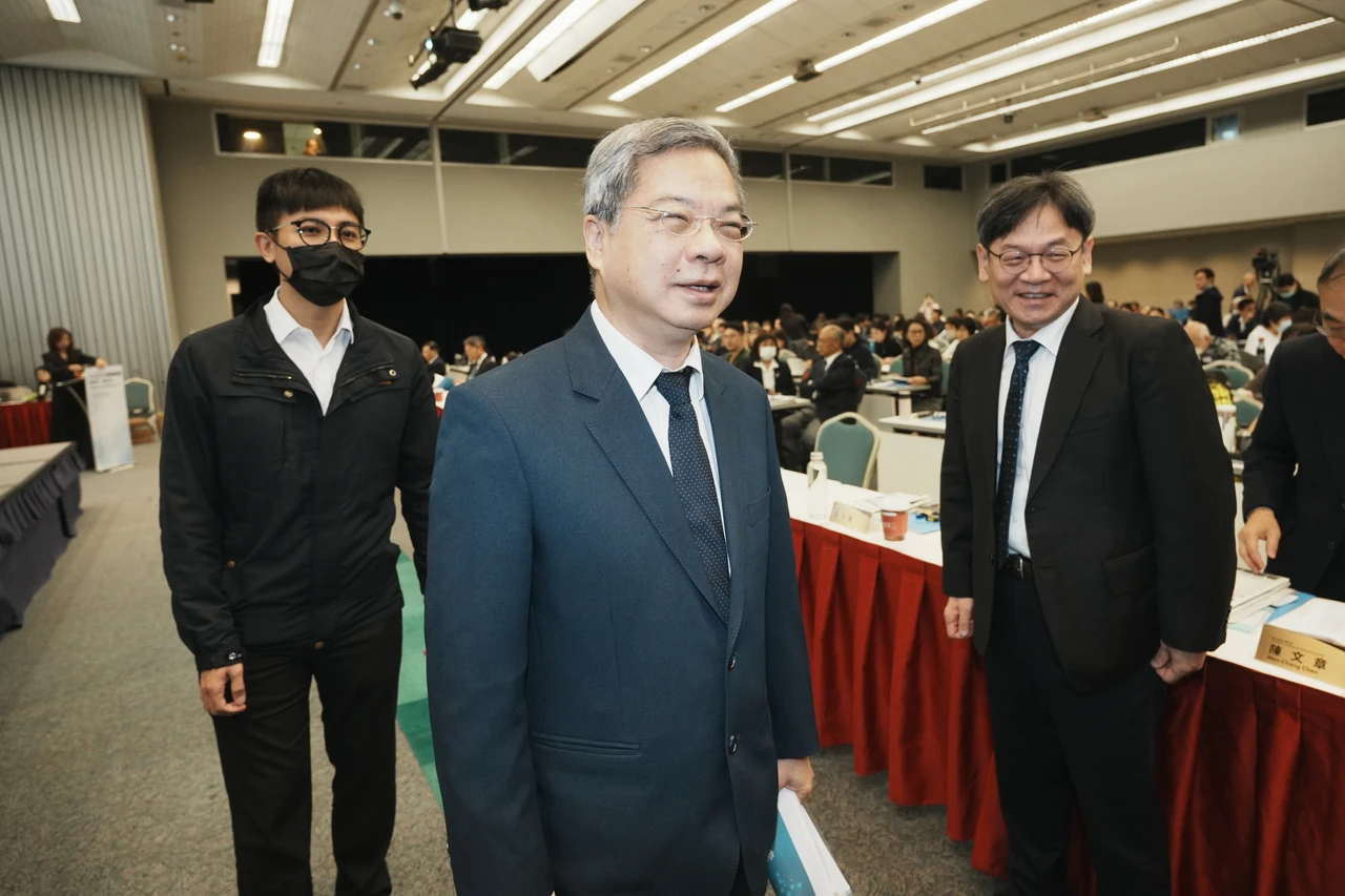 地方特色產業創意大賽頒獎典禮　龔明鑫：年輕人投入科技產業固然重要、但所有發展道路不只單一選項