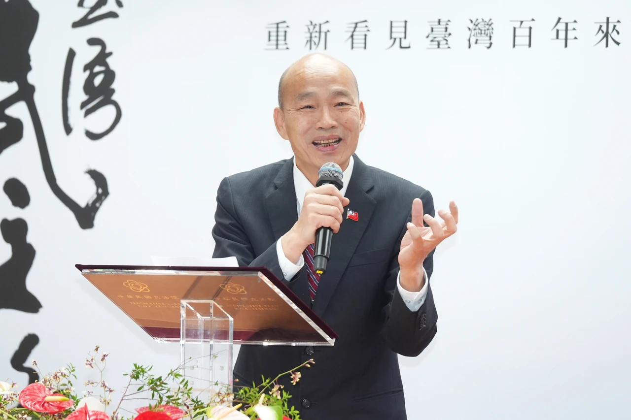 辣個男人不簡單！送高虹安花籃1句話再掀「韓國瑜經典」　他笑：原來是老司機