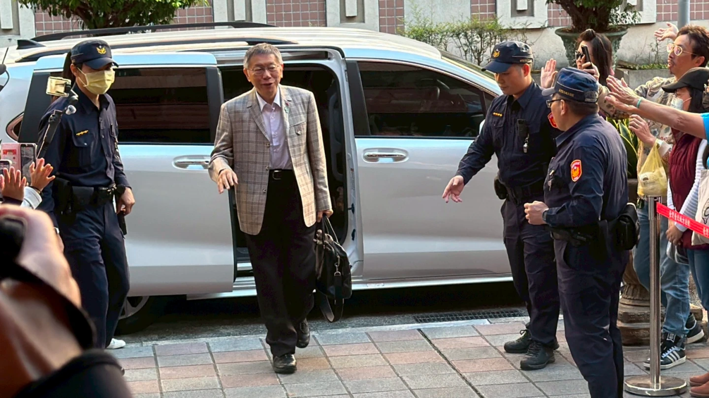 北檢批柯文哲「戴魔戒」貪1710萬！阿北律師反攻　沈慶京被喊「真男人」樂笑