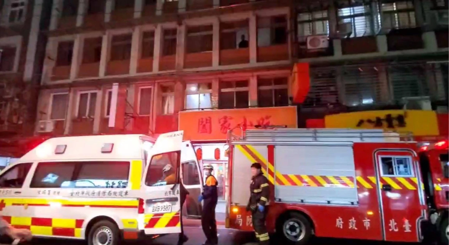 士林小吃店換瓦斯管突氣爆　4人受傷送醫！民眾吃到一半驚慌逃