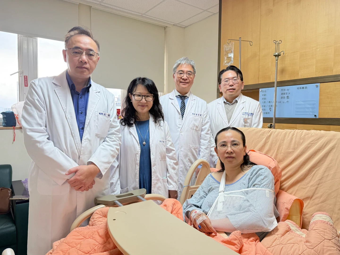 站誠品被張文撞！她回神才知中刀靠台大醫路過救命　找恩人全靠一線索