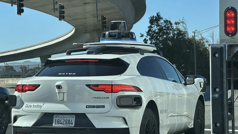 舊金山大停電Waymo停擺　凸顯專家：無人駕駛尚不及人類