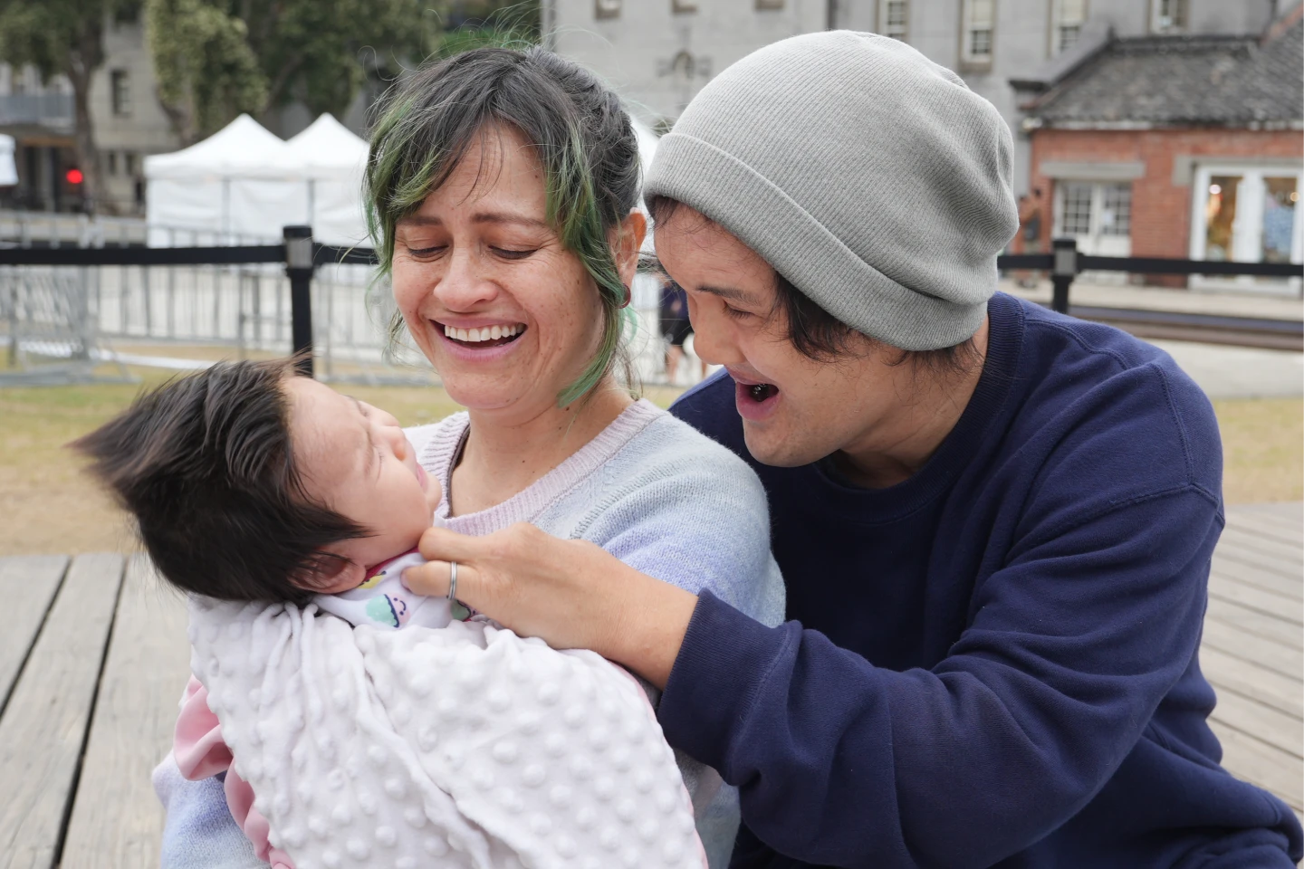 我是超級英雄！罕病龍蝦爪父給女兒第一堂課：每個人都是特別的