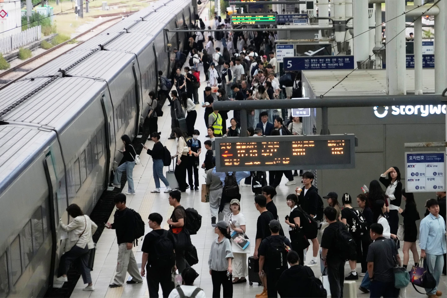 鬆一口氣！南韓鐵路工會暫緩罷工　列車維持正常運行