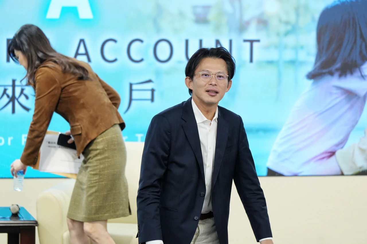 社宅13萬戶暴減為4萬戶！黃國昌轟賴清德騙選票　推小白書比拼「小橘」