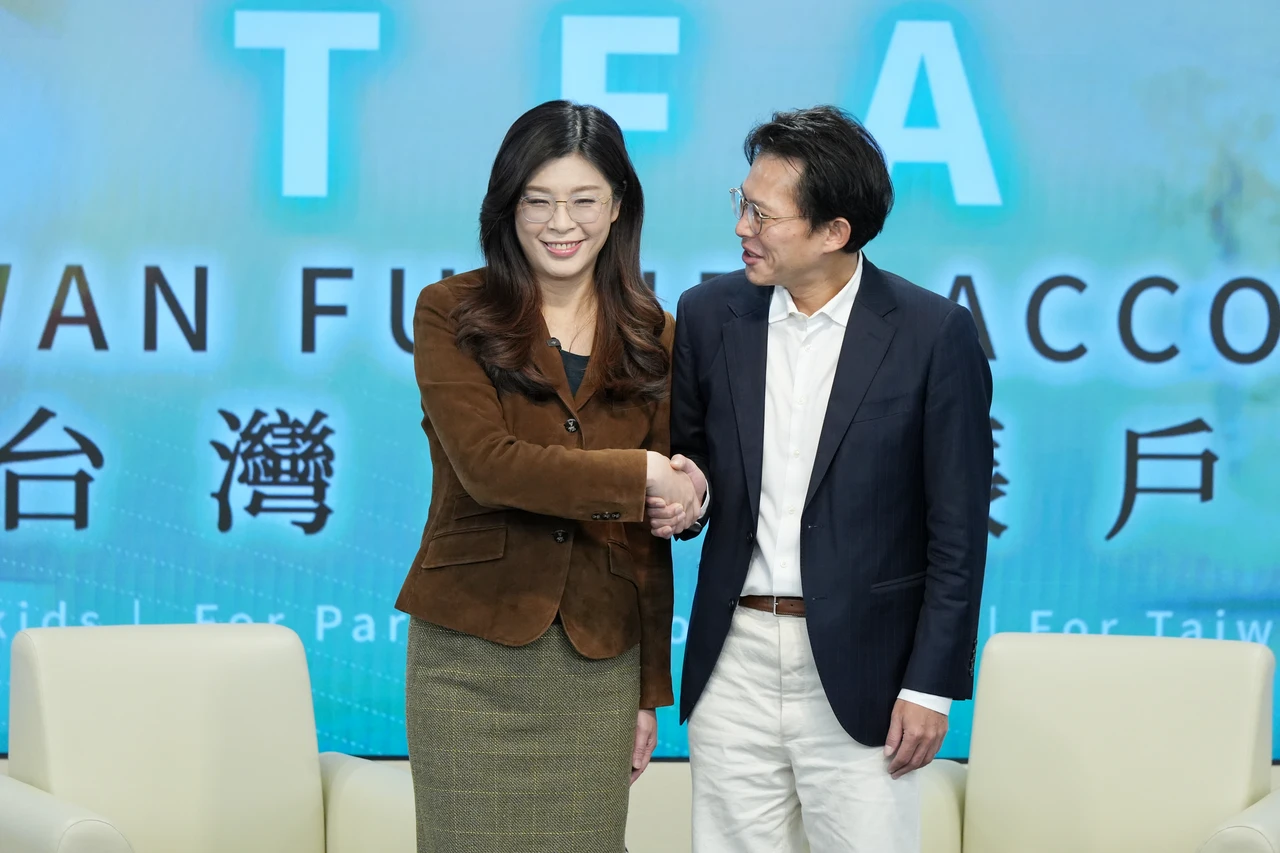 藍白砸4000億設「台灣未來帳戶」促生育！18歲可領50萬　鄭麗文：要給孩子戀愛機會