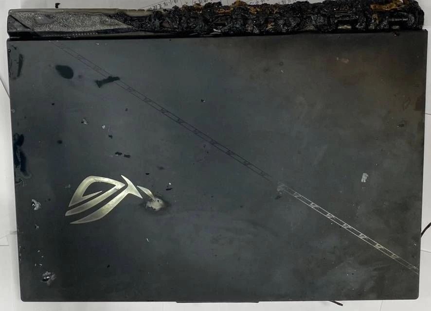 張文關鍵電競筆電曝光！排氣孔燒熔變形　iPad Air無法讀取求助美方