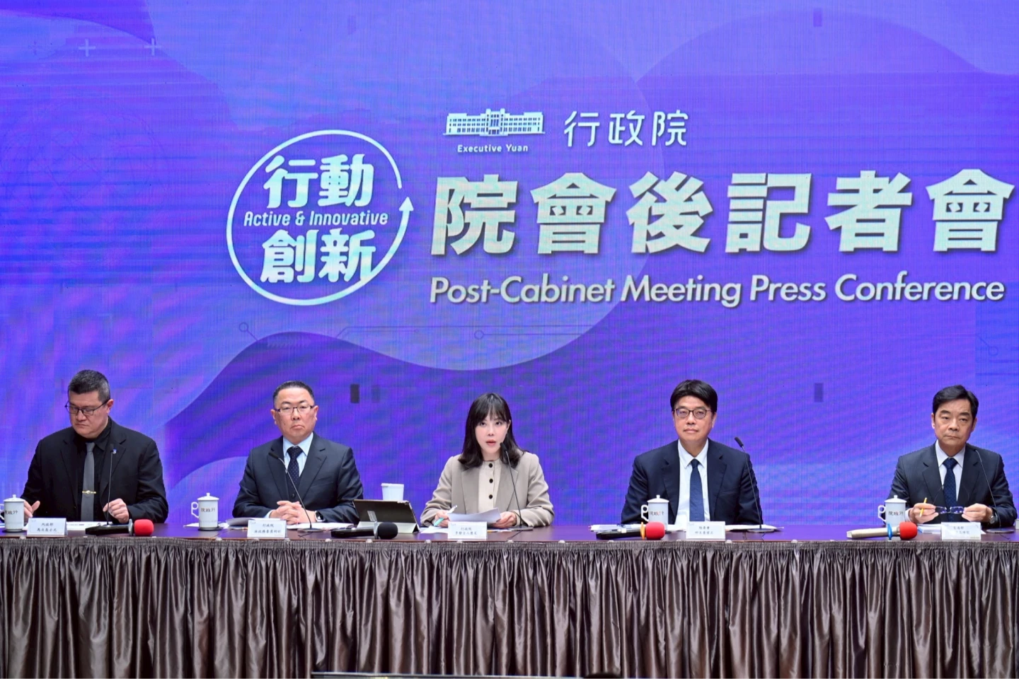 2026大確幸：生育每胎給10萬、婚育宅加碼補貼、平日國旅優惠等　通受立院影響