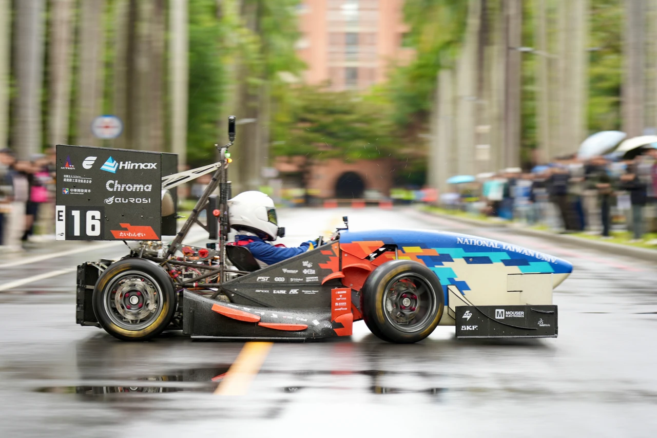 台大賽車隊赴日參賽獲2項大獎　校內展演大秀飆速、蛇行