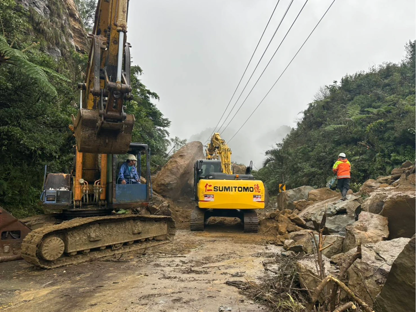 宜蘭外海7.0強震！新北土崩、路裂、磁磚掉落　工務局搶修說明