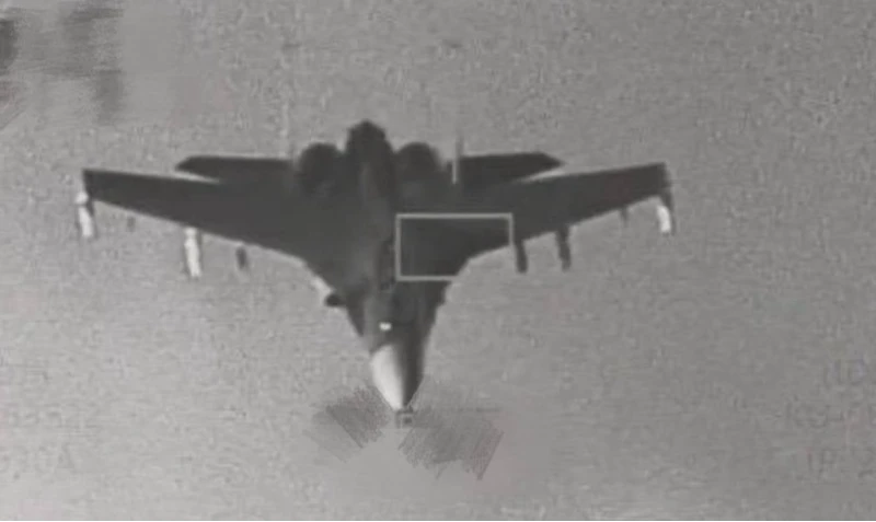 解放軍圍台軍演！國軍緊盯殲16、安陽艦動向　F-16V狙擊手莢艙監控畫面曝