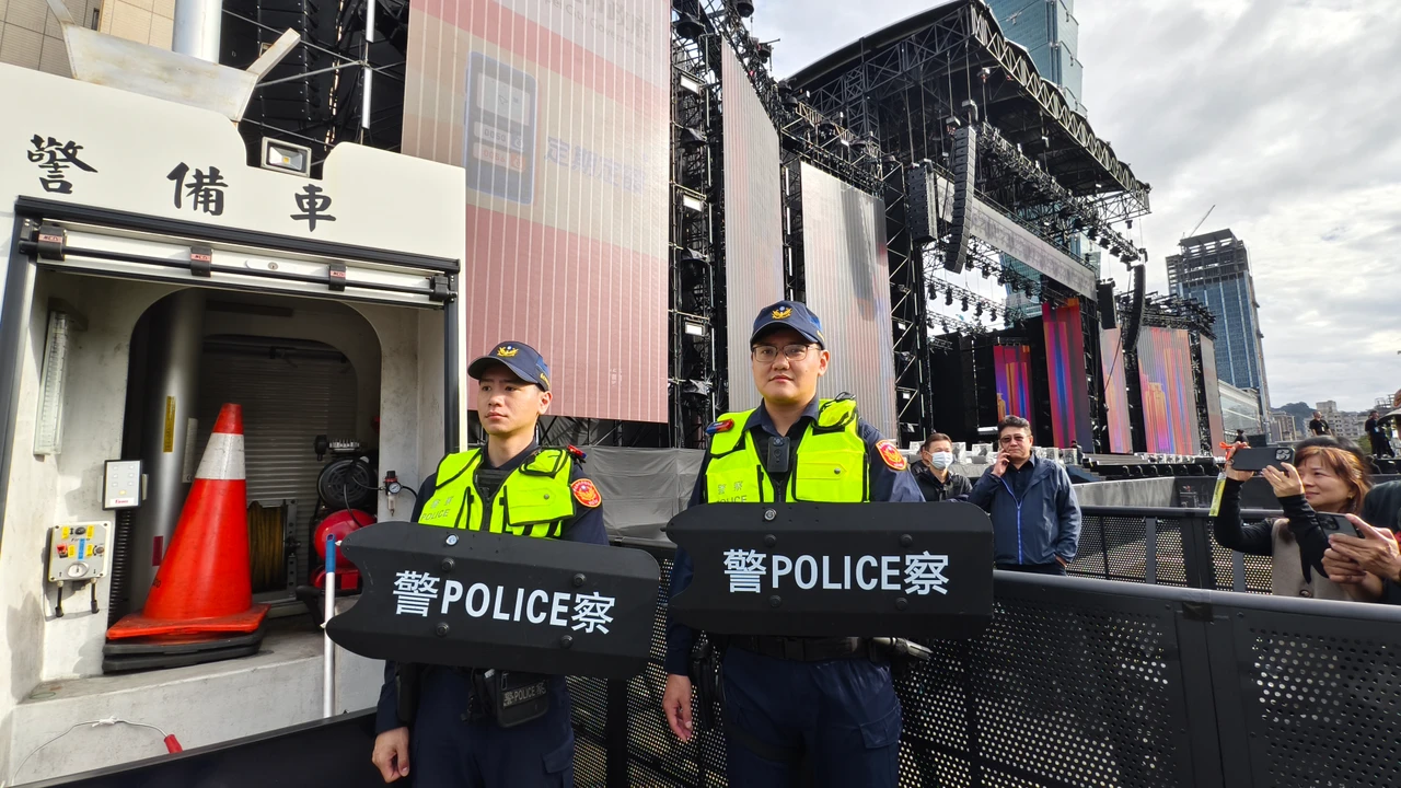北市跨年晚會維安升級！出動1300名警力　機動打擊小組待命、金屬探測器偵查