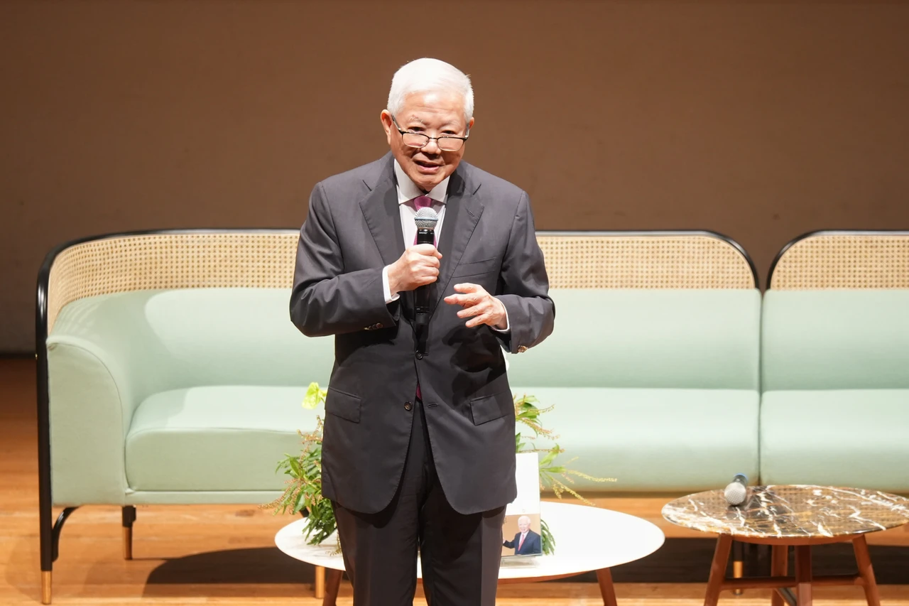 永豐餘何壽川新書發表　談5大循環盼留永續傳承