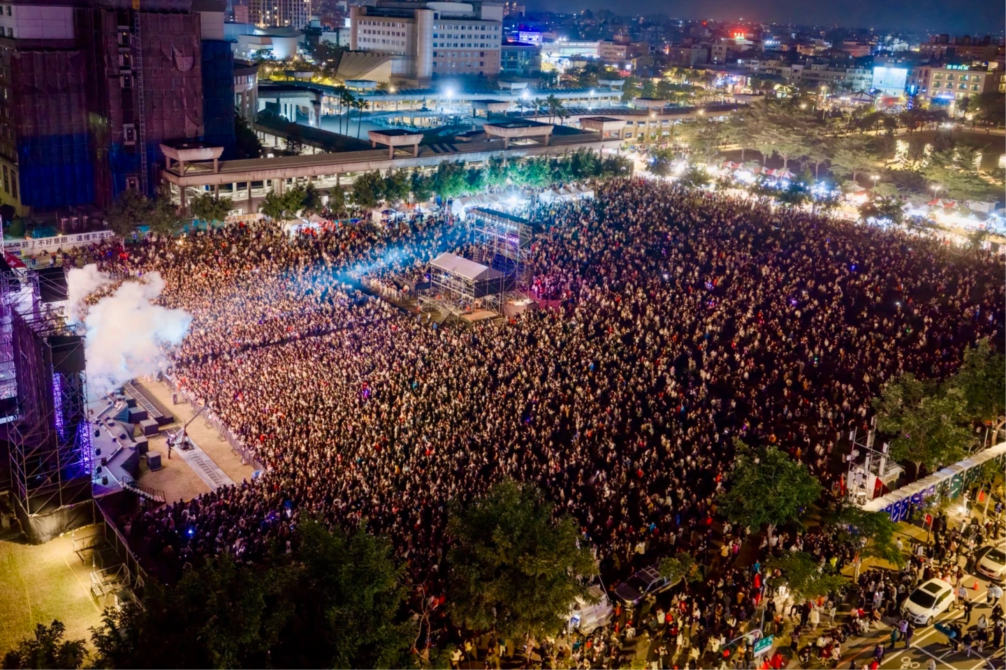 台南跨年live｜現場破25萬人！八三夭神曲嗨翻全場　STAYC、鈴木愛理將登場