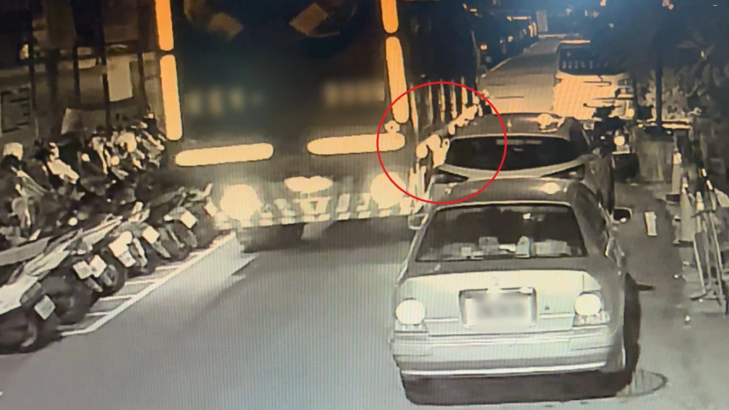 有片｜車停路邊後視鏡被撞毀！監視器揪17噸貨車釀禍　被撞車主1原因也挨罰
