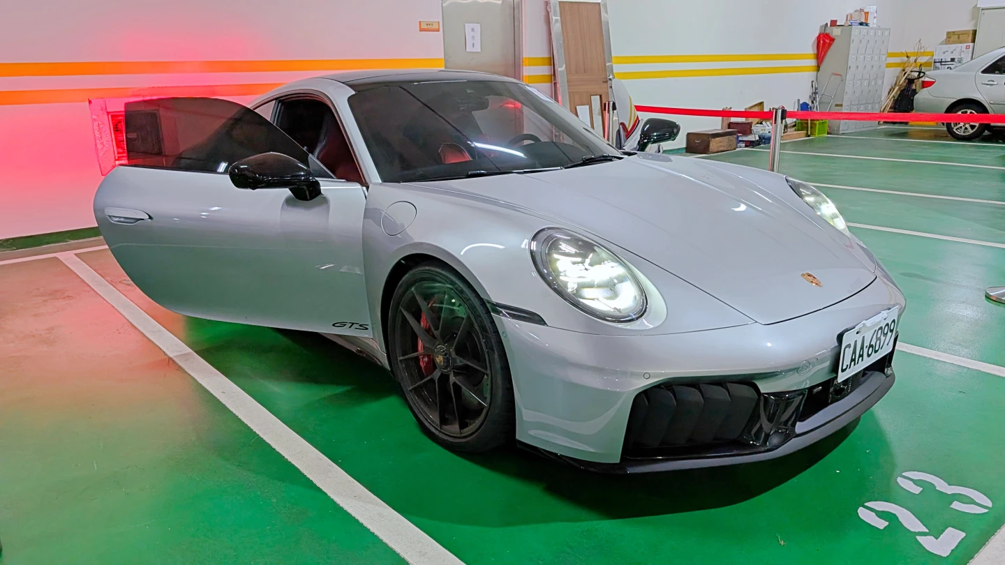 有片｜洗錢集團千萬保時捷911「500萬起標」！拍出價格曝　神秘買家：喜歡就買