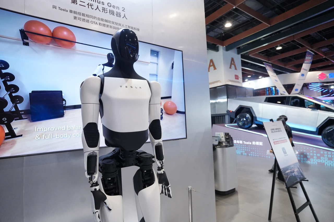 台北車展聚焦新能源車　特斯拉「電動皮卡」與「Optimus機器人」成焦點