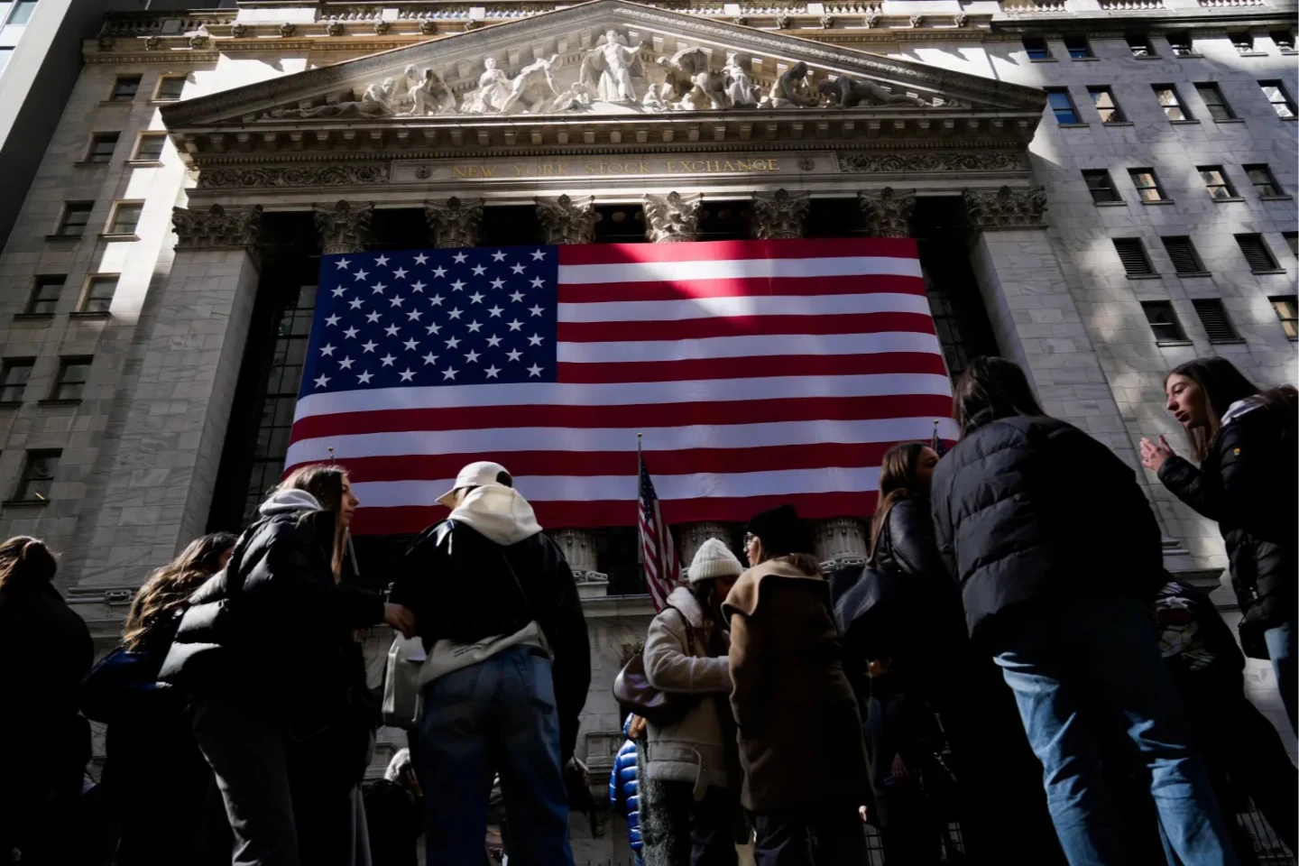 2025倒數第2天、美股再收黑　輝達、台積電ADR今年各漲39%和51%